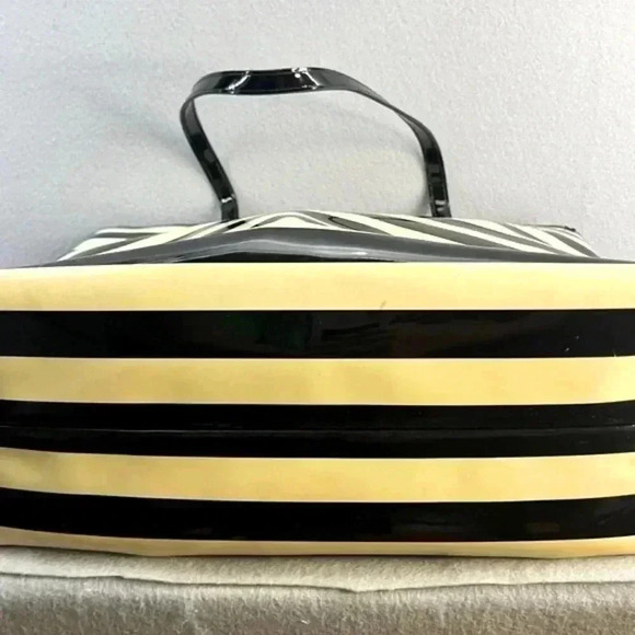 KATE SPADE ♠️ NEW YORK PATENT LEATHER LARGE TOTE BAG SHOPPING, SCHOOL - Picture 10 of 12